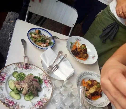 חוויית אוכל בלתי נשכחת בחיפה: סיורים קולינריים ברחבי העיר